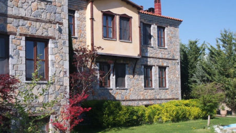 bella1 Bella Toumpa Mansion